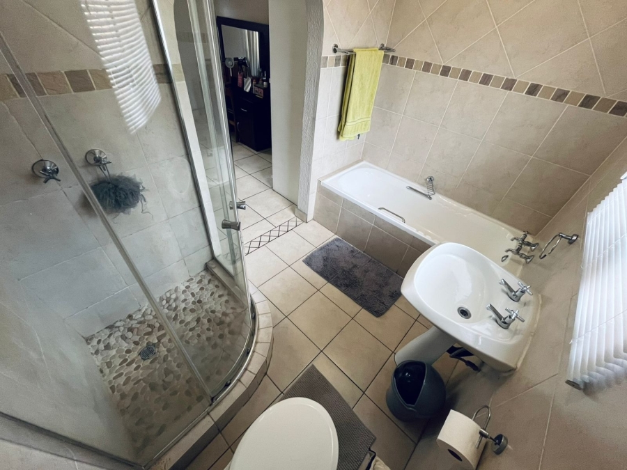3 Bedroom Property for Sale in Protea Park North West